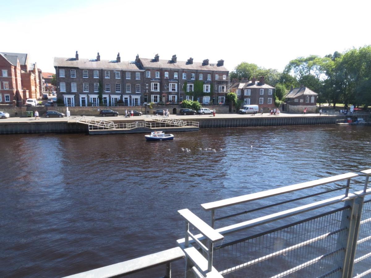 Apartment 3 Emperors Wharf With Stunning River Views *