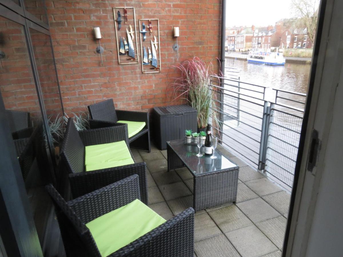 Apartment 3 Emperors Wharf With Stunning River Views *