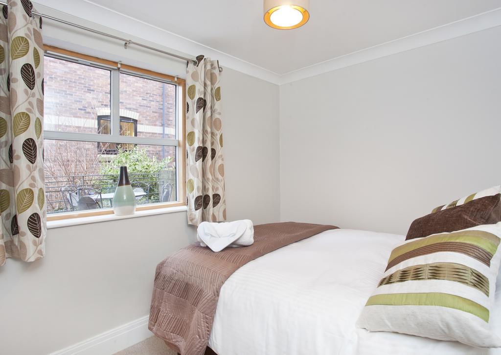 Apartment 3 Emperors Wharf With Stunning River Views